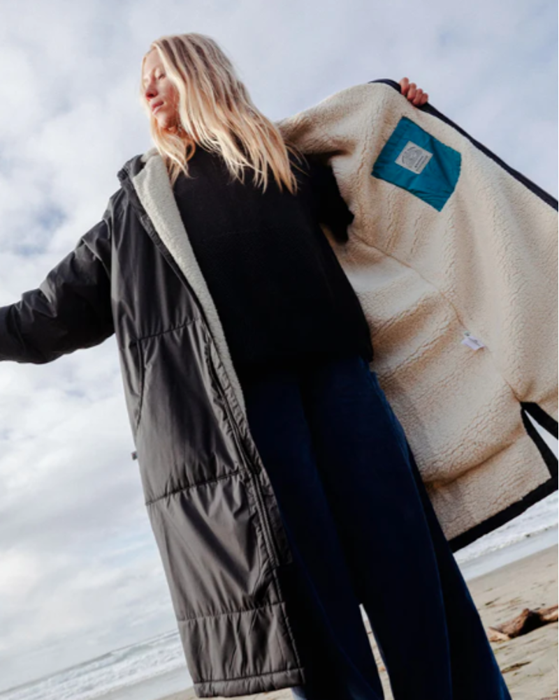 Passenger Escapism Sherpa Lined Change Robe - Black-4