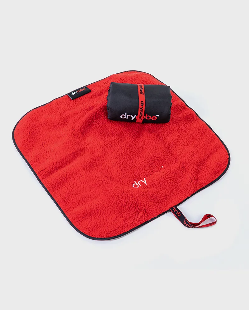 Dryrobe Changing Mat - Black/Red