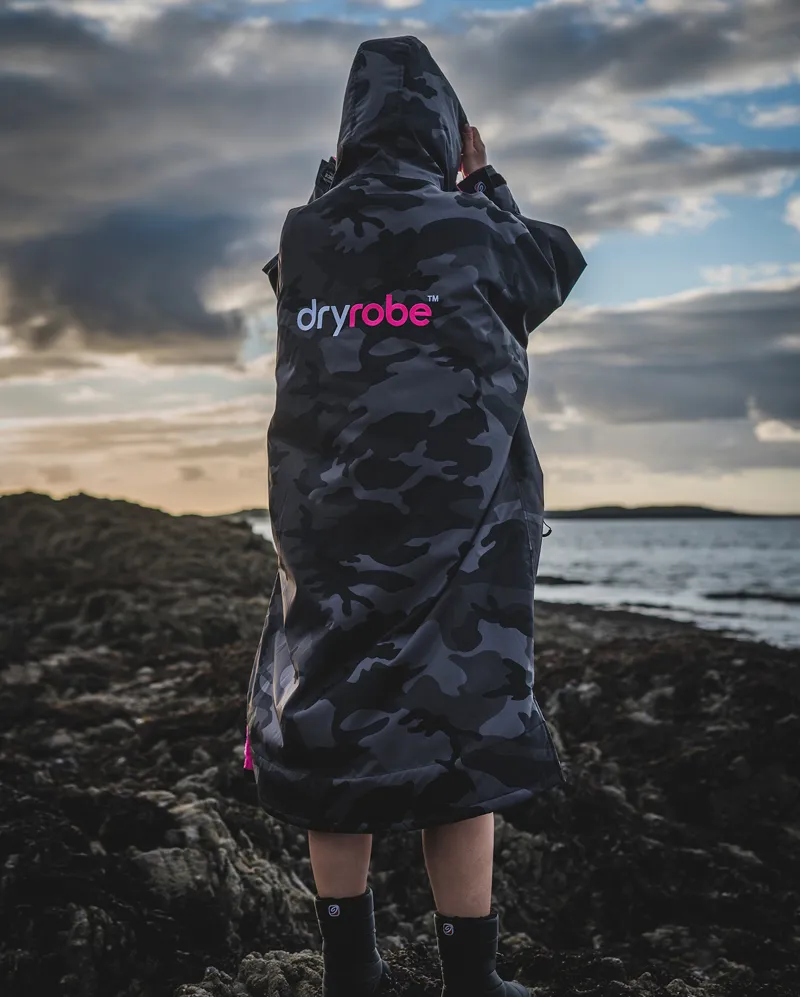 Dryrobe Long Sleeve Black Camo/Pink -2